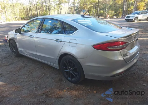 2018 Ford Fusion S z USA, uszkodzony, nr VIN 3FA6P0G73JR228039